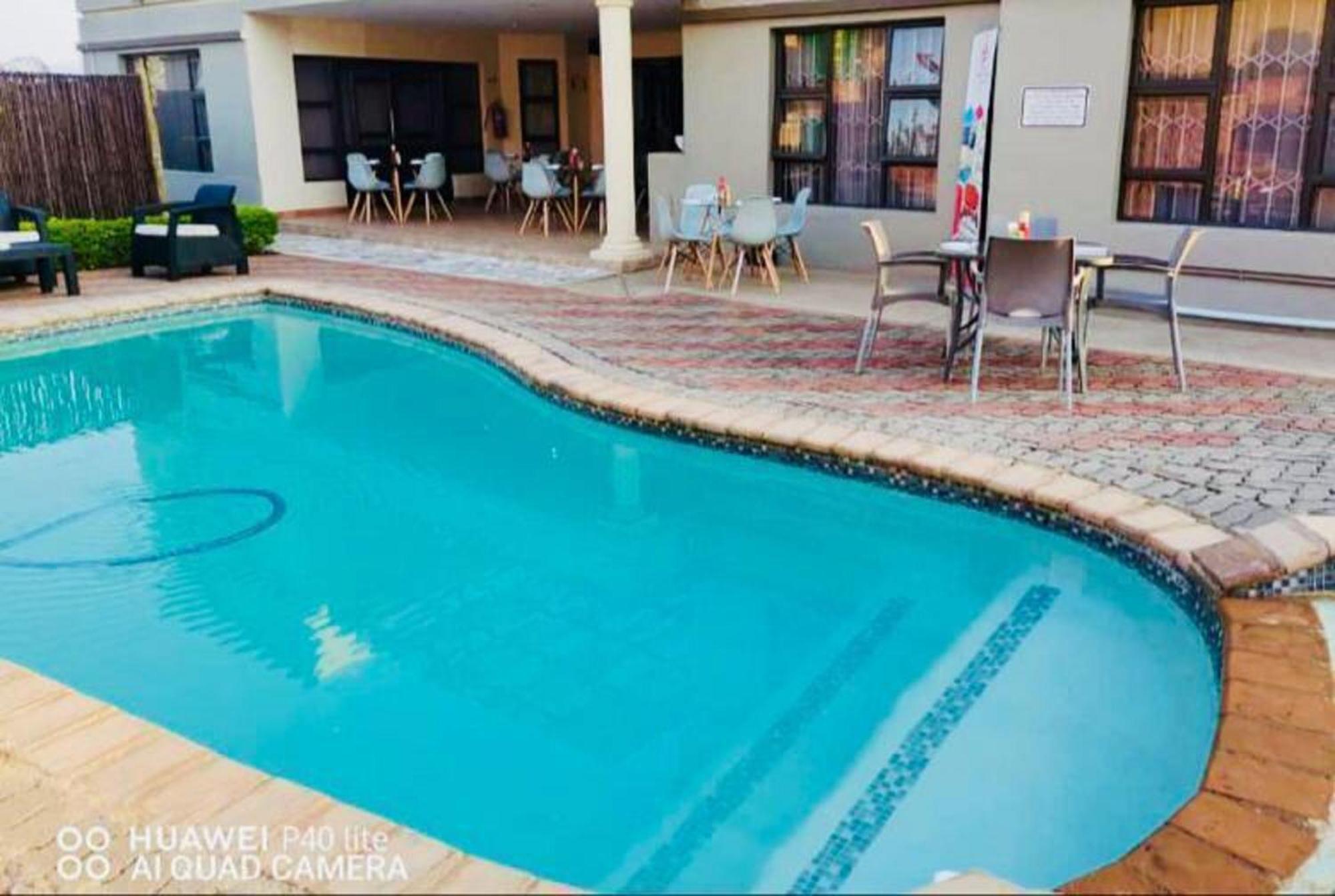 Dineo's Lodge&Spa Burgersfort Exterior foto